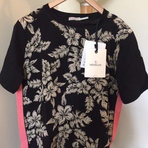 New W. Tag Moncler Women's Black and Ivory T-Shirt Short Sleeve Medium Girocollo